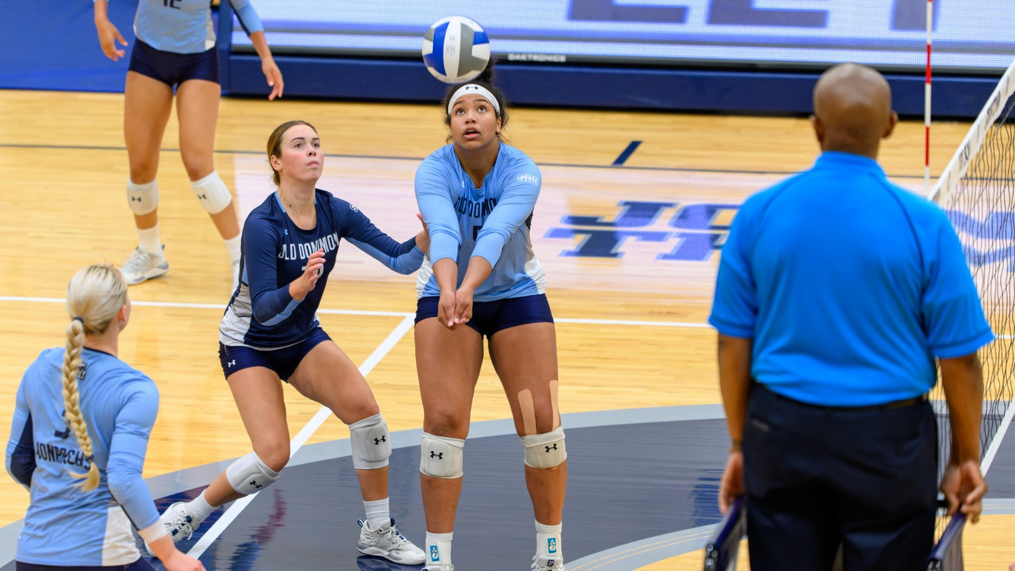 Volleyball Falls to Georgetown and George Washington on First Day of DC