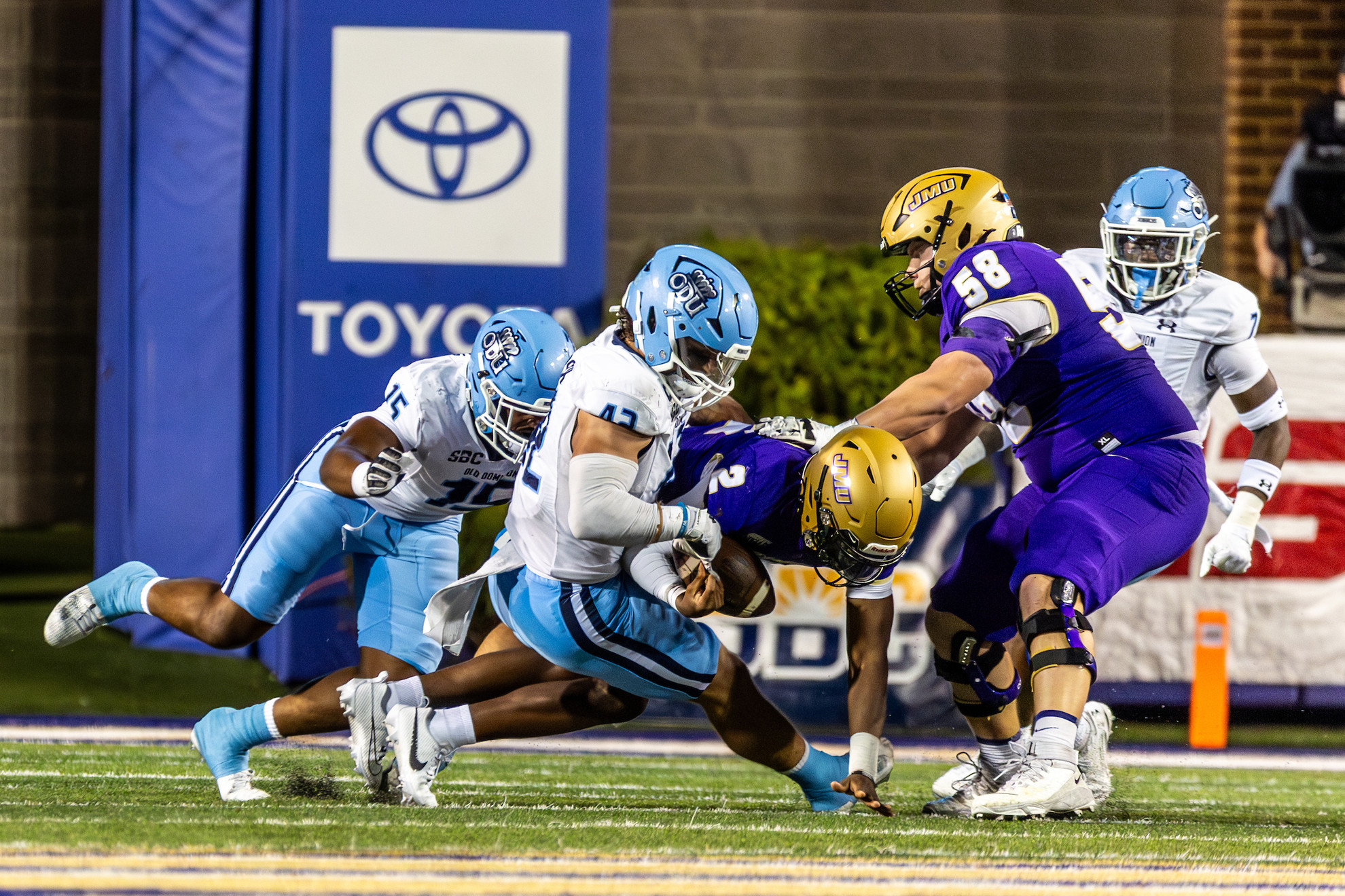 Ofisning shaxsiy fotosurati Xotinni aldashini yalang